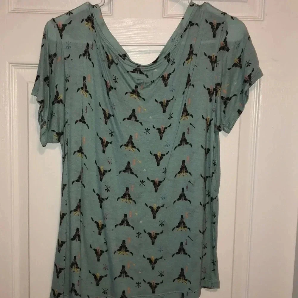 Patterned Shirt - Picture 3 of 4